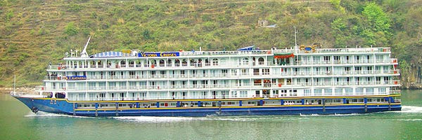 Victoria cruise ship sailing along the Yangtze River, Victoria cruise